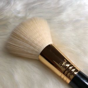 Sigma Large Powder Brush (F95) - 18K Gold